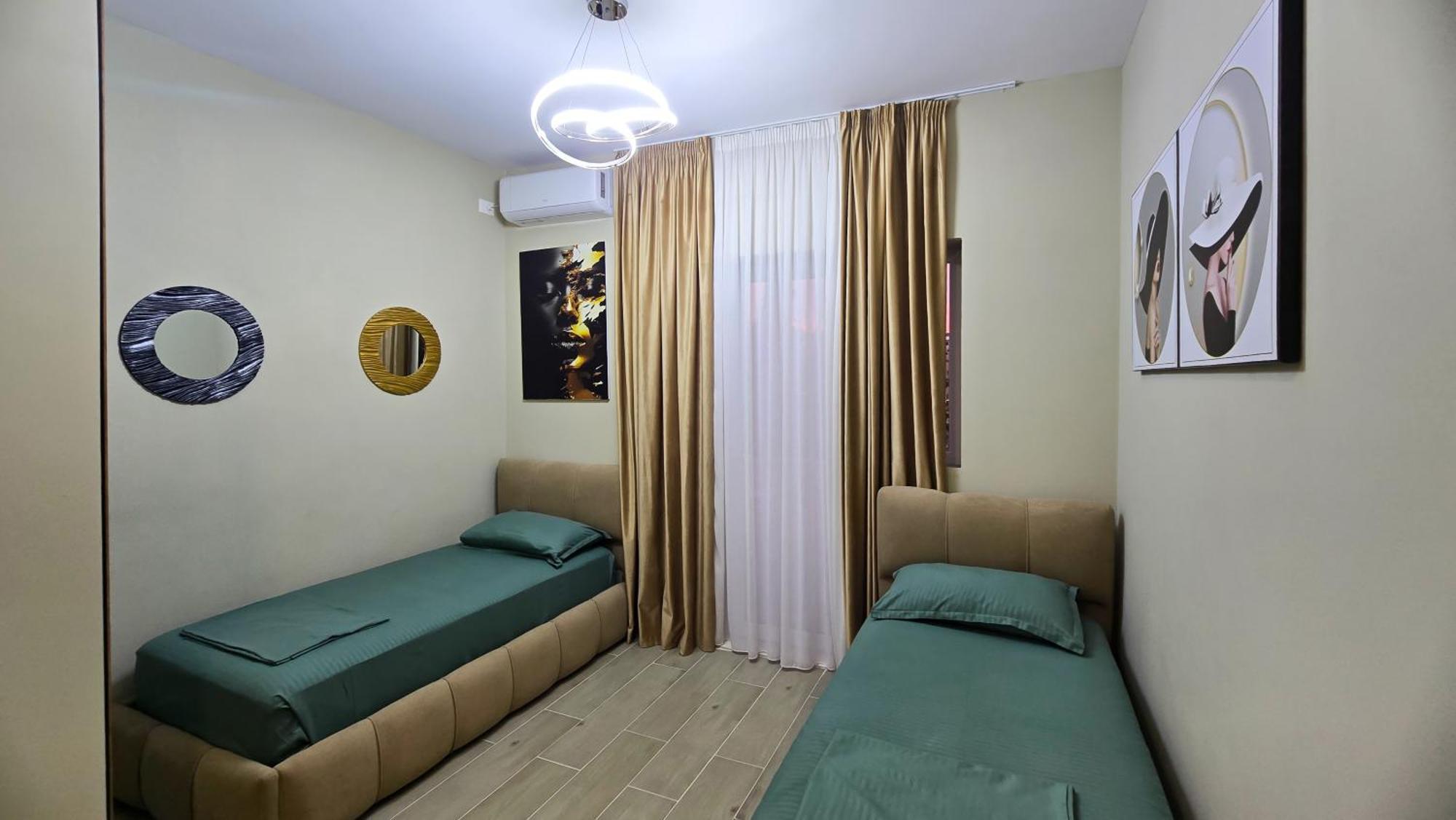 City Center Rooms And Apartments Durres Exterior photo